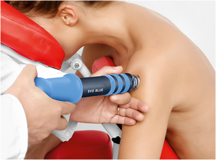Shockwave therapy device treating rotator cuff tendon injury